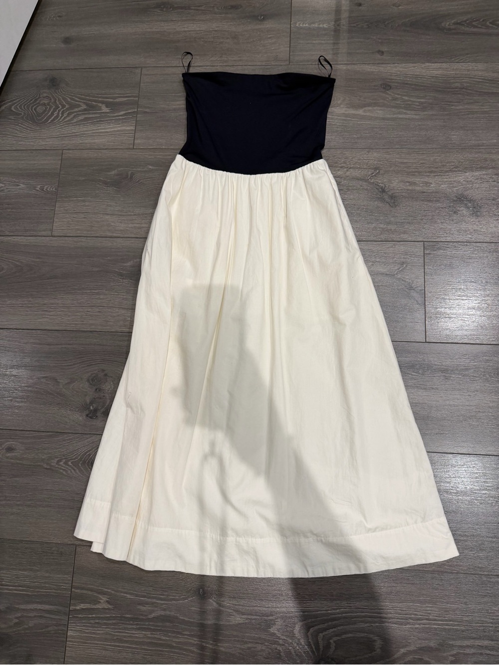 Aritzia babaton fluid dress Black & Cream Two-Tone Maxi Skirt contour/poplin